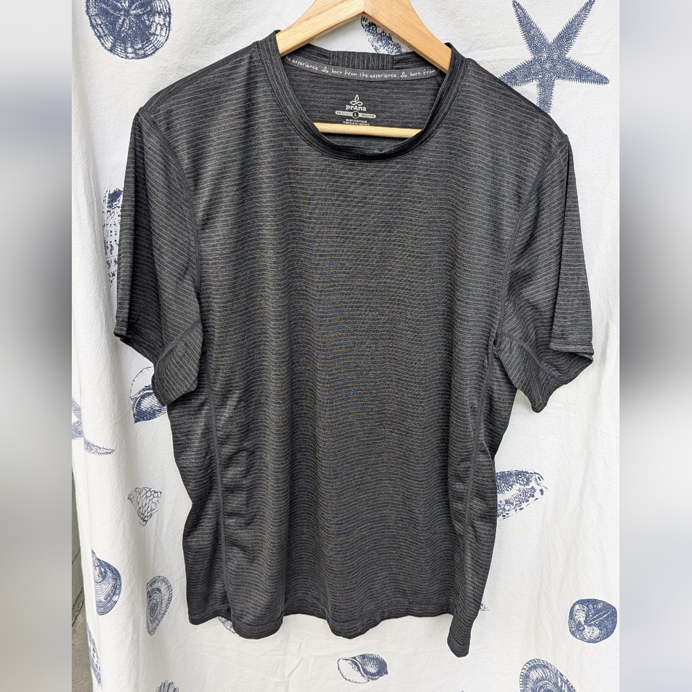 Prana Mens Quickdry Shirt Size L Black/Red Stripe Excellent Condition